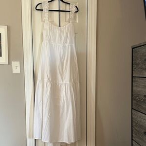 Abercrombie & Fitch Elegant White Maxi Dress